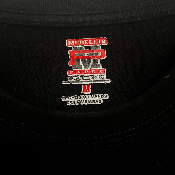 Graphic Tee from Medellin - Picture 3 of 3